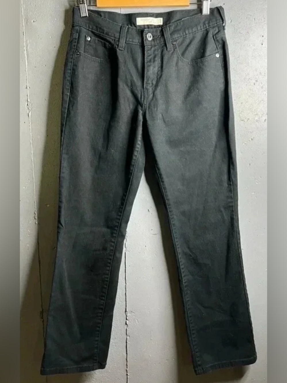 Levis 505 Jeans Womens 6 short Black Straight Leg Mid Rise 5 Pocket Denim